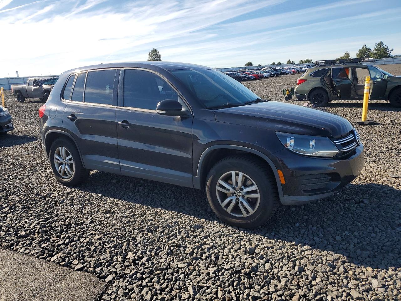 Volkswagen Tiguan S