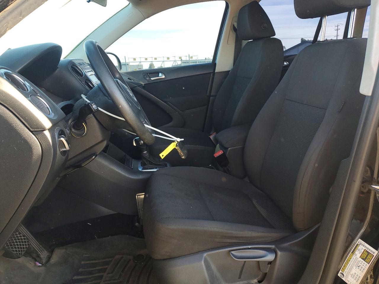 Volkswagen Tiguan S
