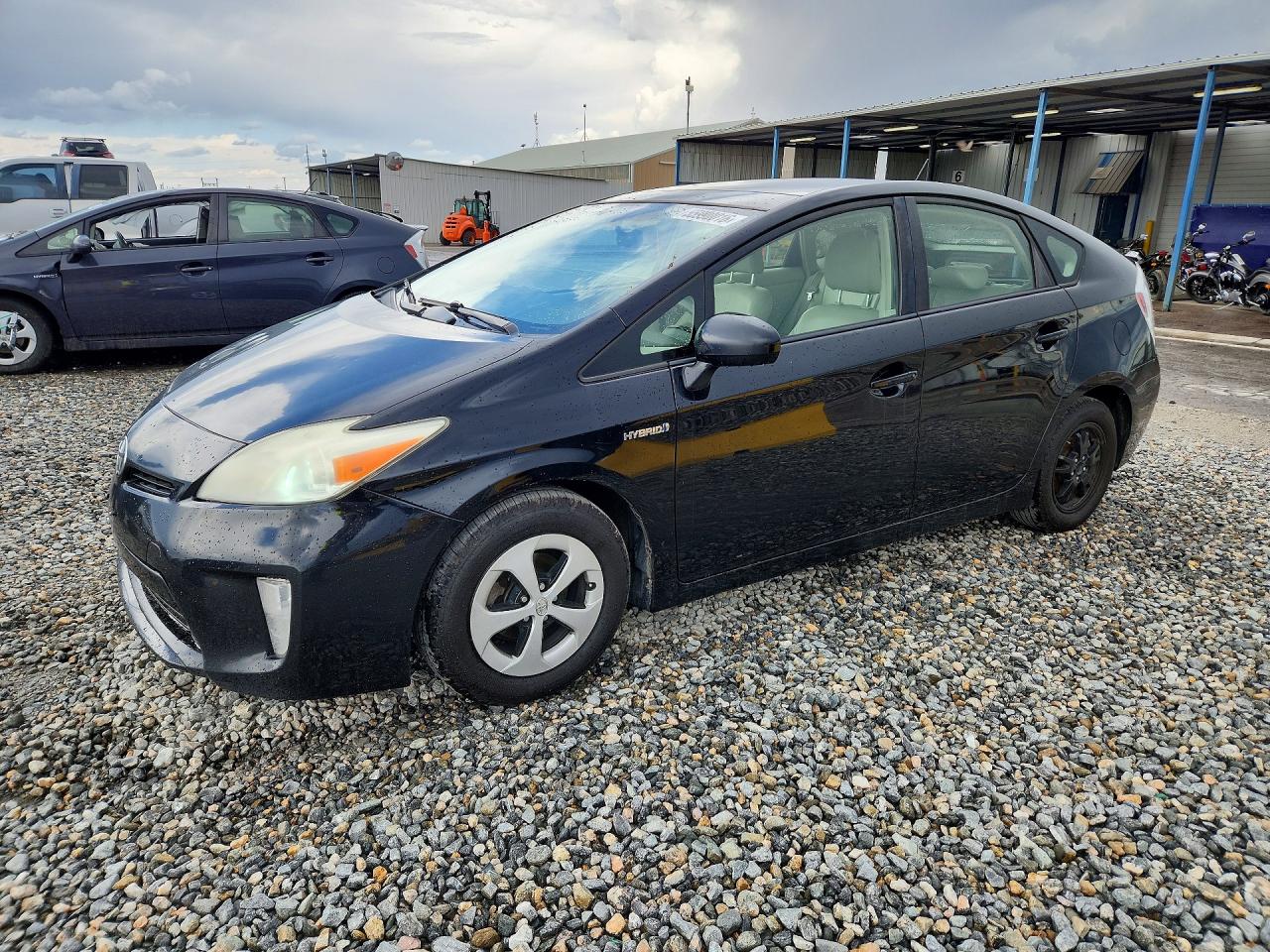 Salvage Toyota Prius Image