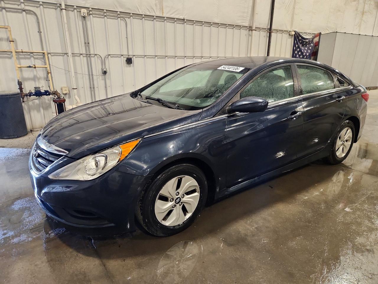 Salvage Hyundai SONATA Image