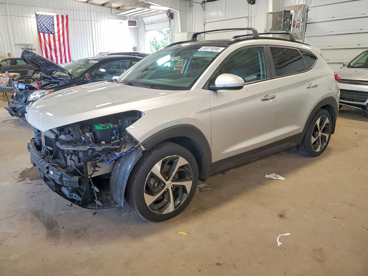 Salvage Hyundai TUCSON Image