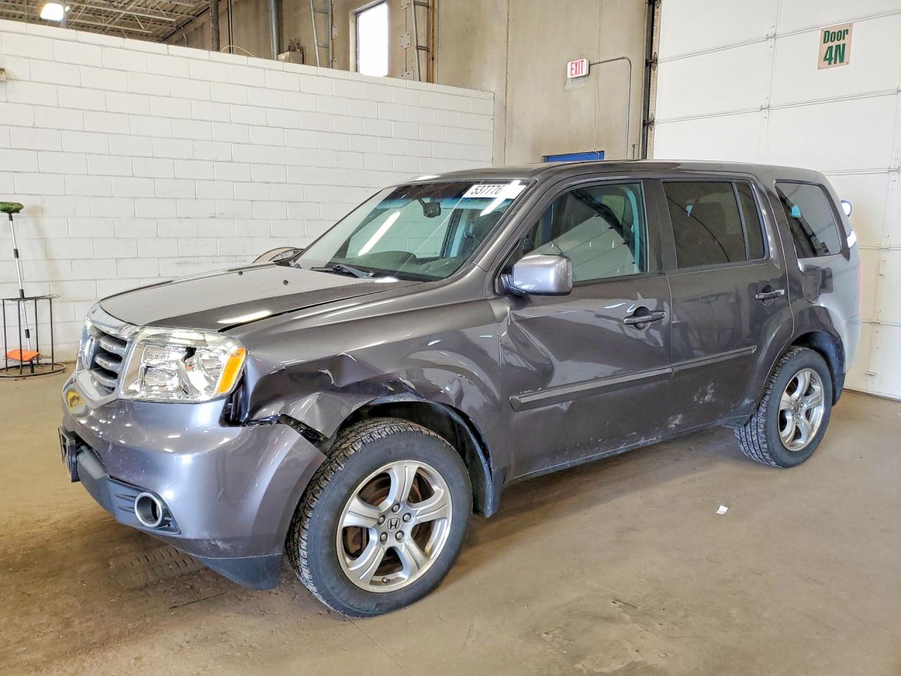 Salvage Honda Pilot Image