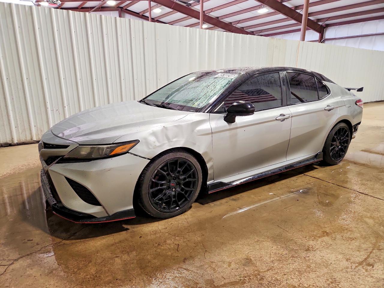 Salvage Toyota Camry Image