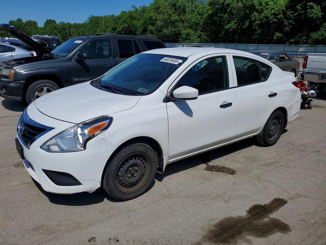 Salvage Nissan Versa Image