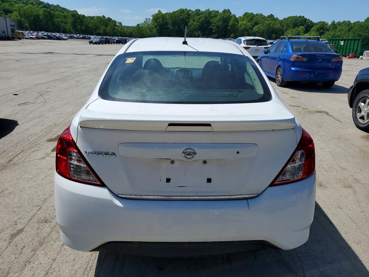 Nissan Versa S Plus