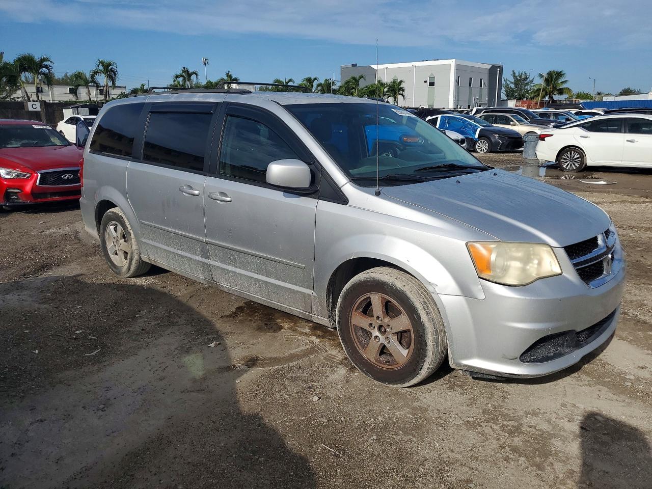 Dodge Caravan Sxt