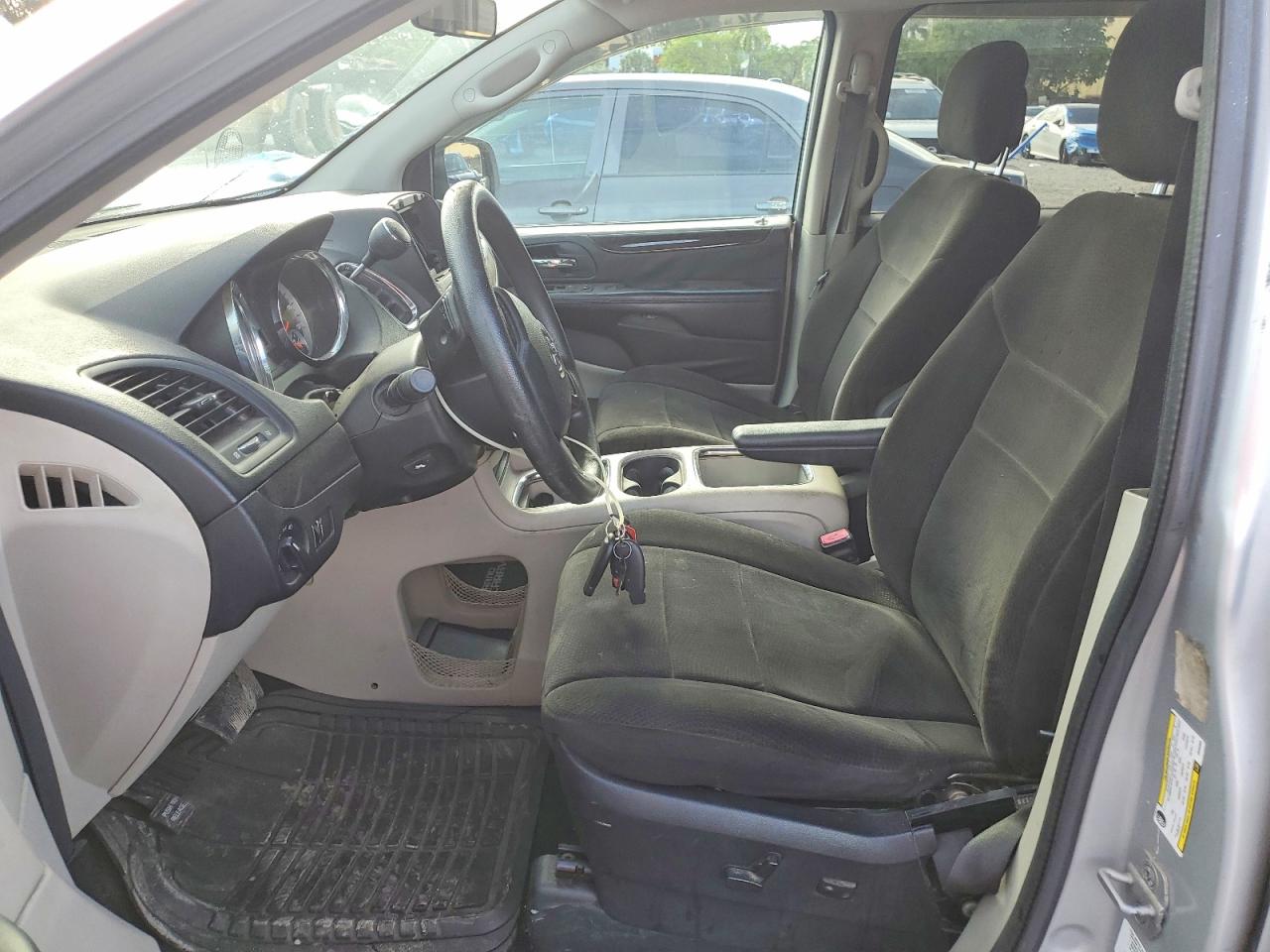 Dodge Caravan Sxt