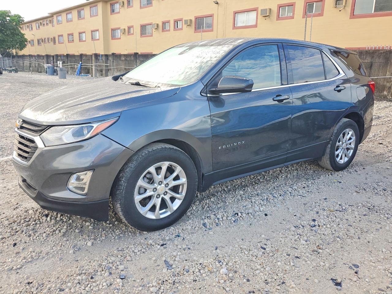Salvage Chevrolet Equinox Image