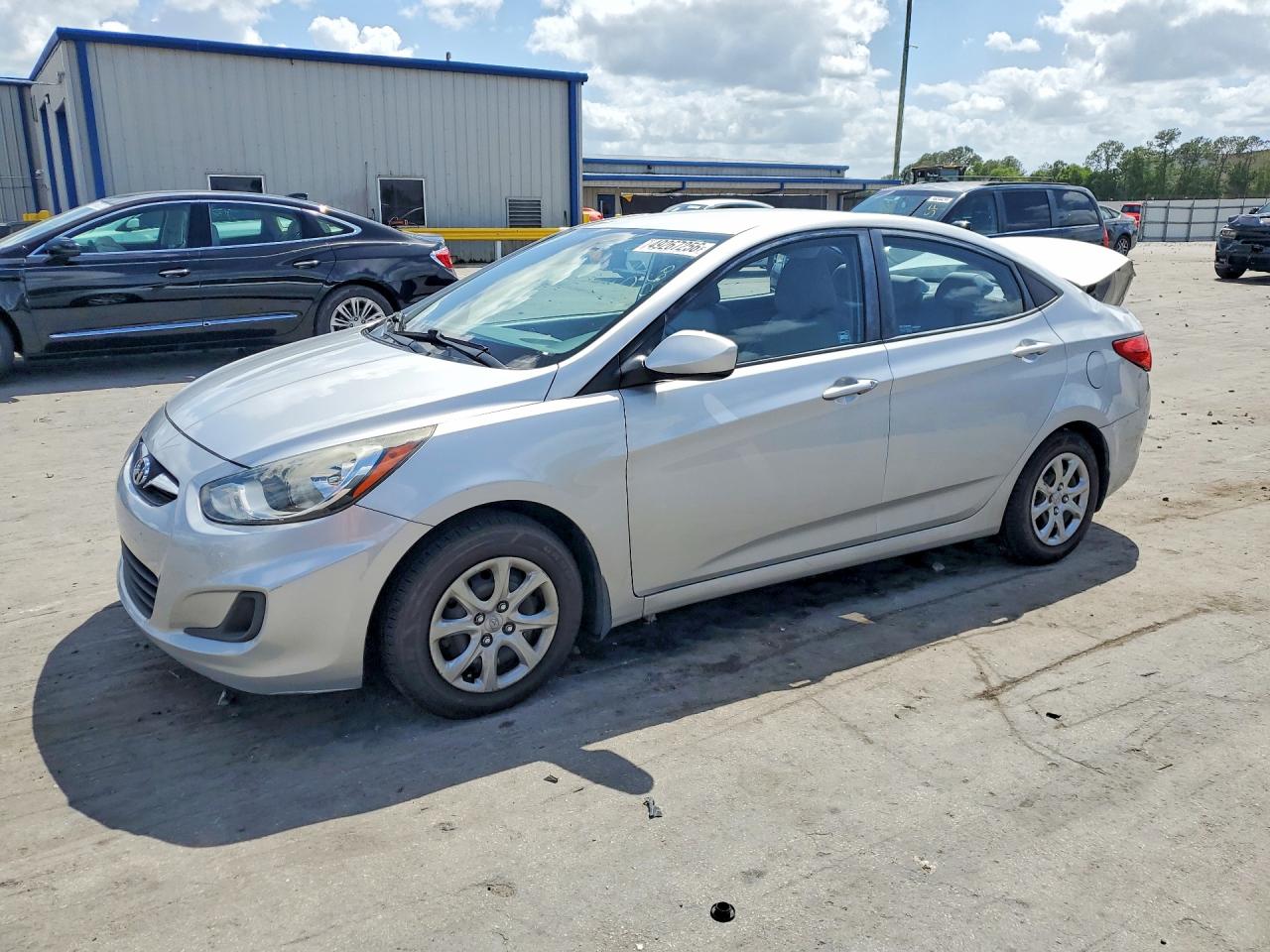 Salvage Hyundai ACCENT Image
