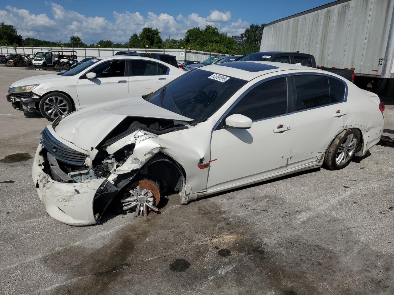 Salvage INFINITI Q40 Image