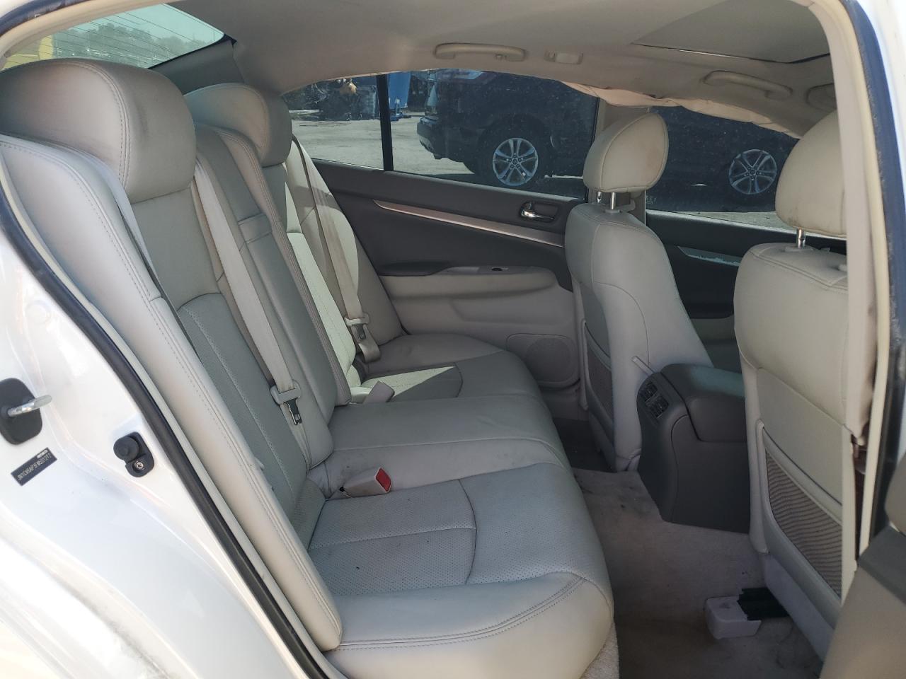 INFINITI Q40