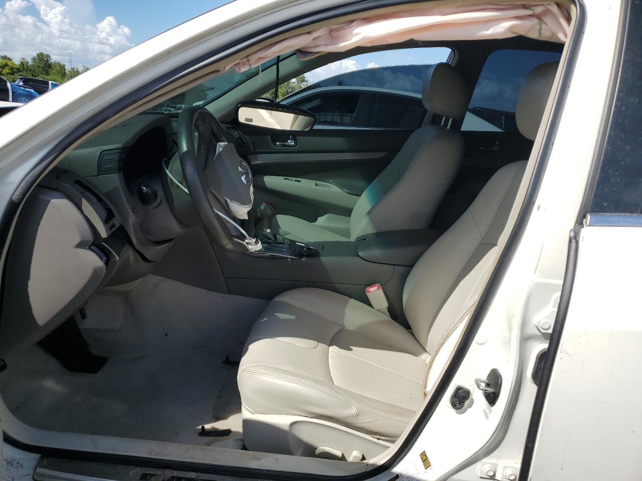 INFINITI Q40