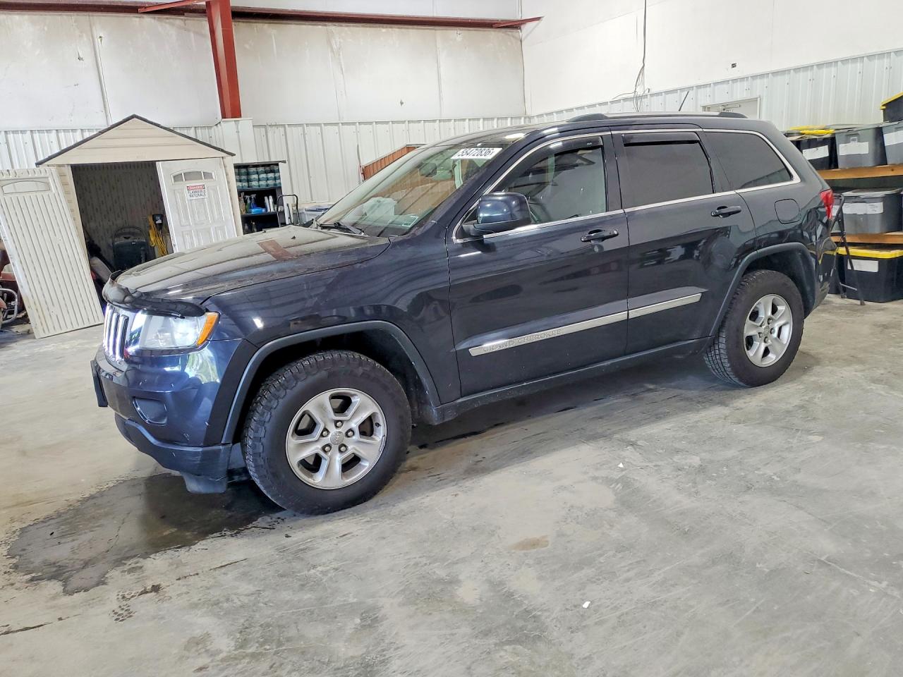 Salvage Jeep Cherokee Image