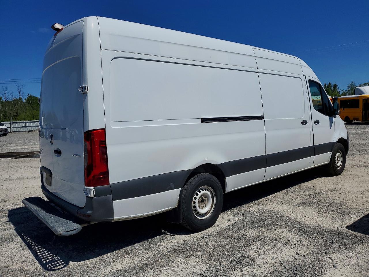 Mercedes-Benz Sprinter 2500