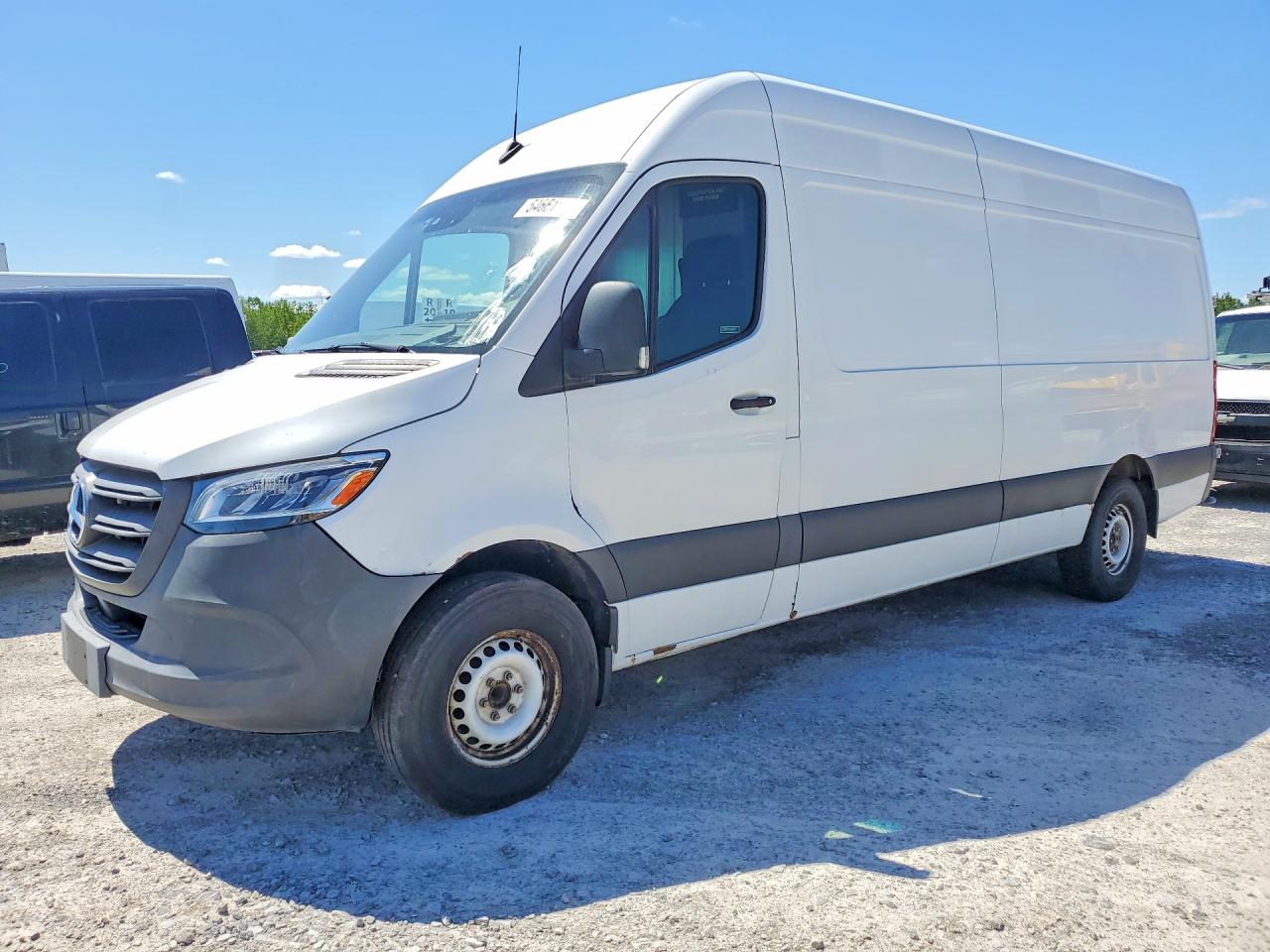 Salvage Mercedes-Benz Sprinter Image
