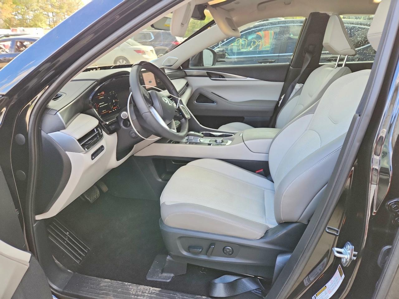 INFINITI Qx Luxe