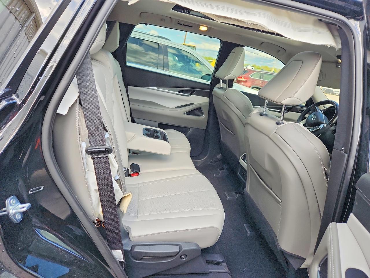INFINITI Qx Luxe