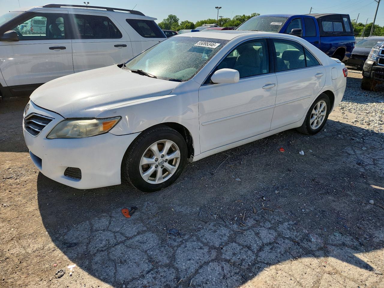 Salvage Toyota Camry Image