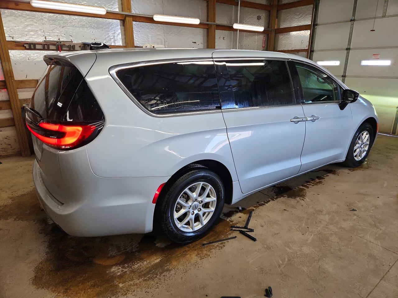 Chrysler Pacifica Touring L