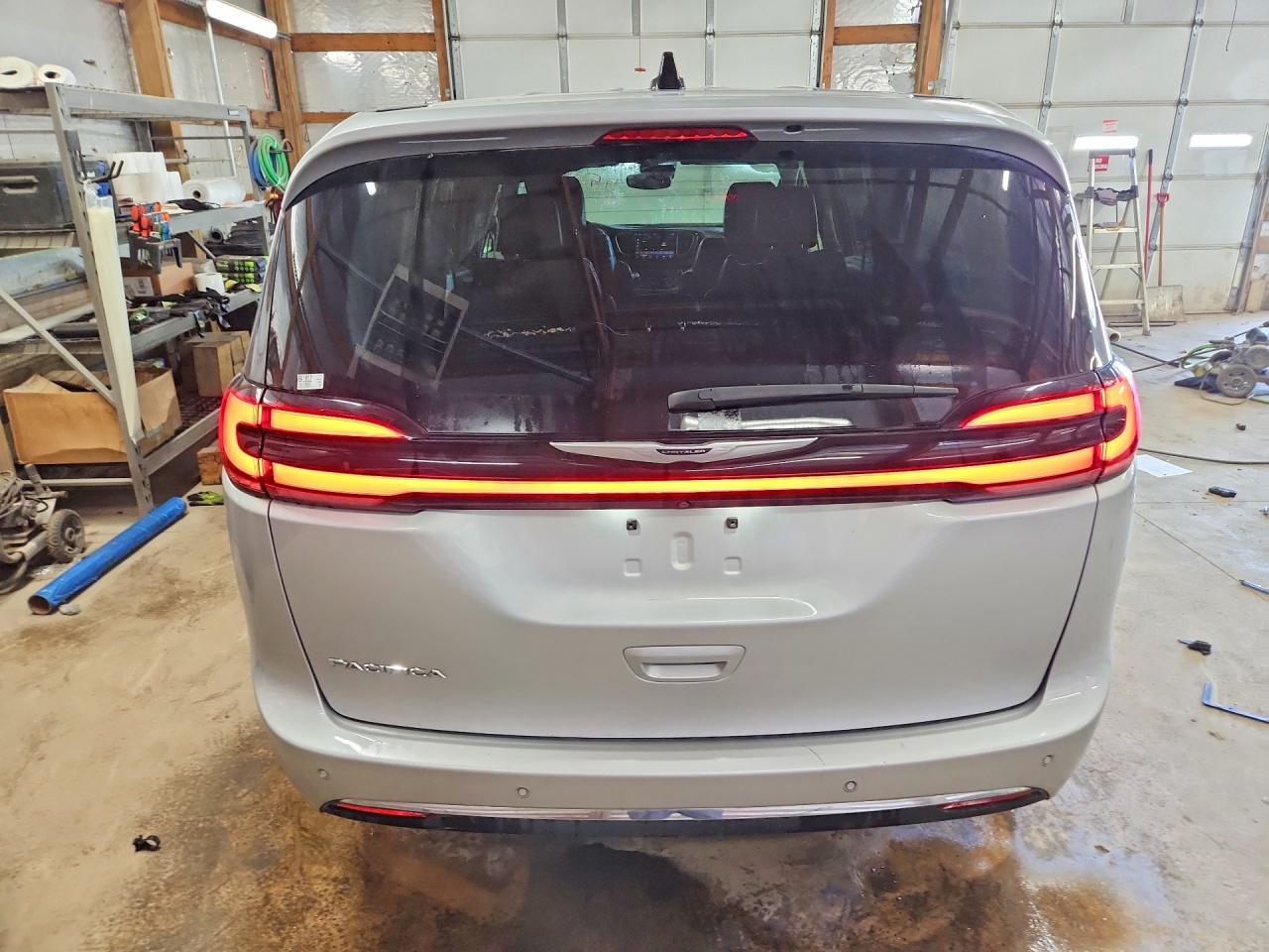 Chrysler Pacifica Touring L