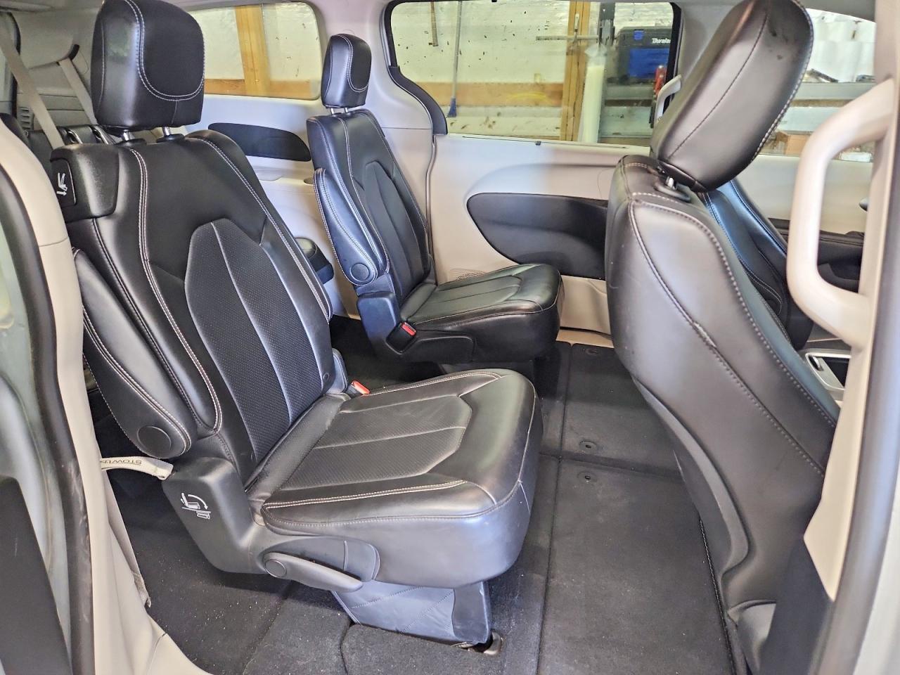 Chrysler Pacifica Touring L