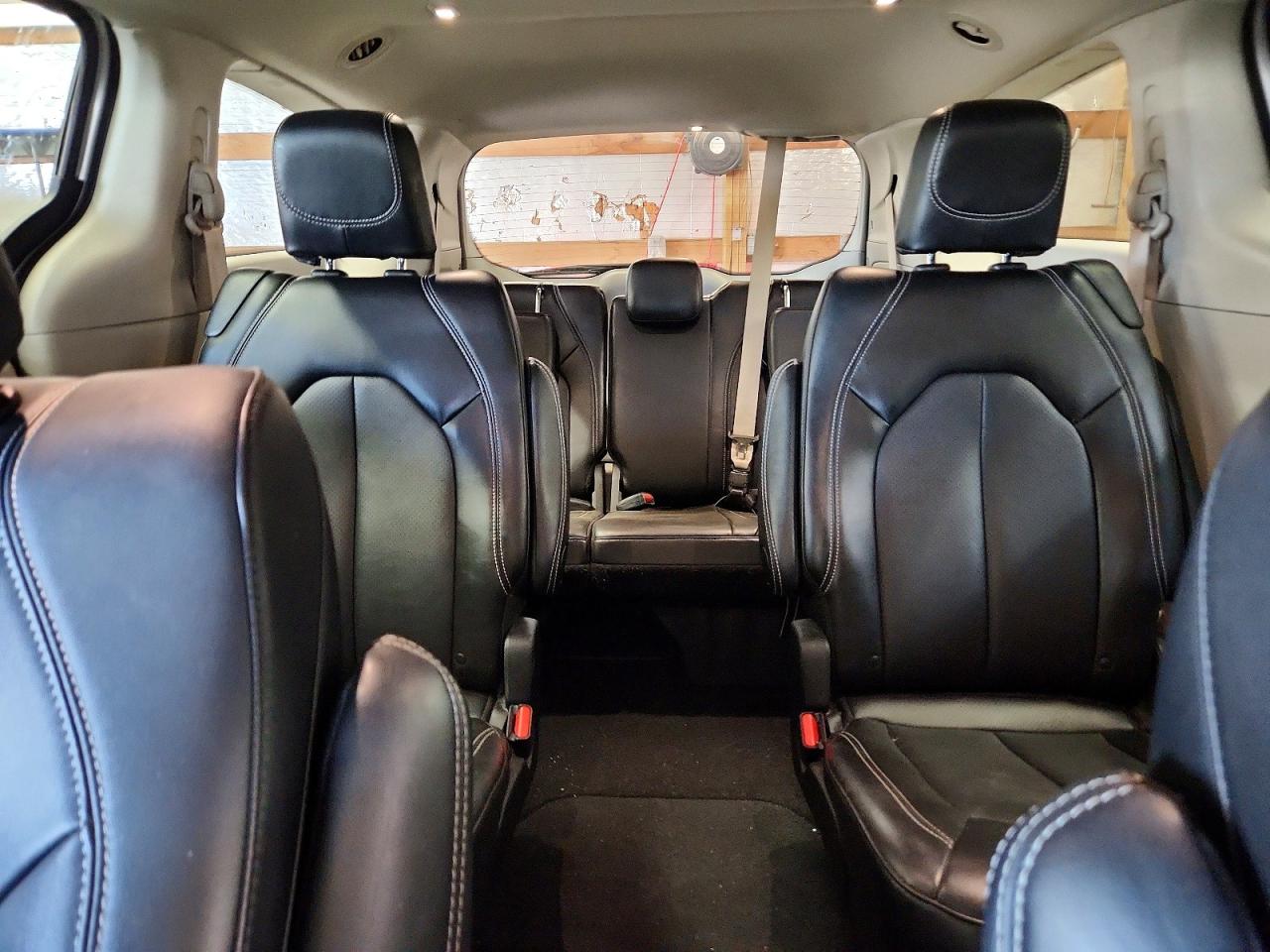 Chrysler Pacifica Touring L