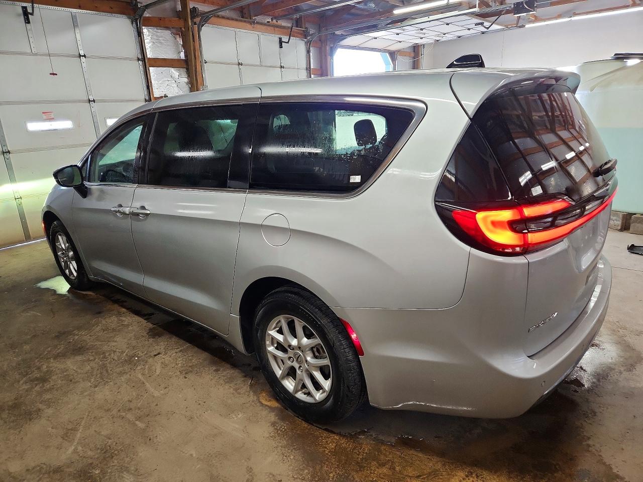 Chrysler Pacifica Touring L