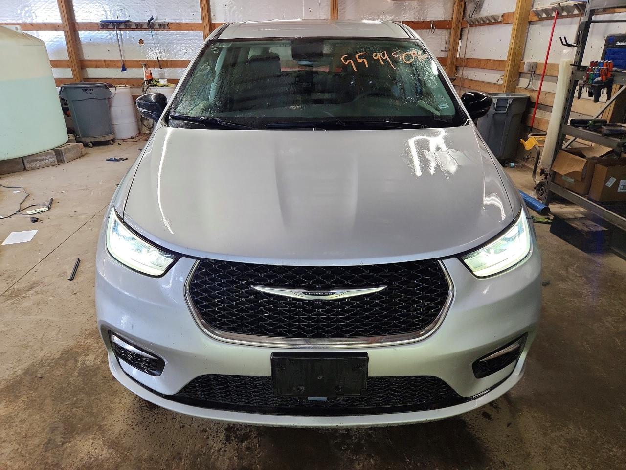 Chrysler Pacifica Touring L