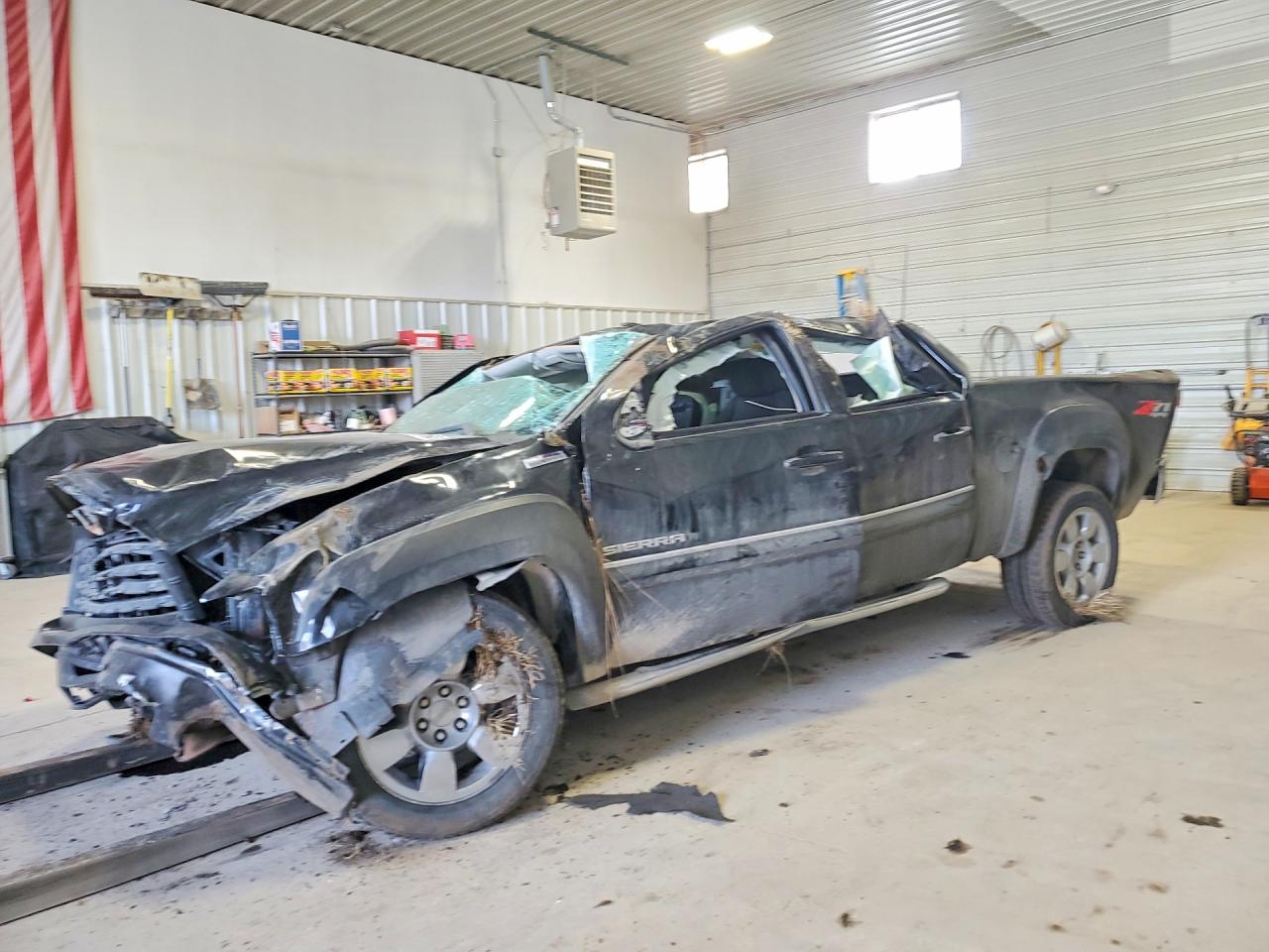 Salvage GMC Sierra Image