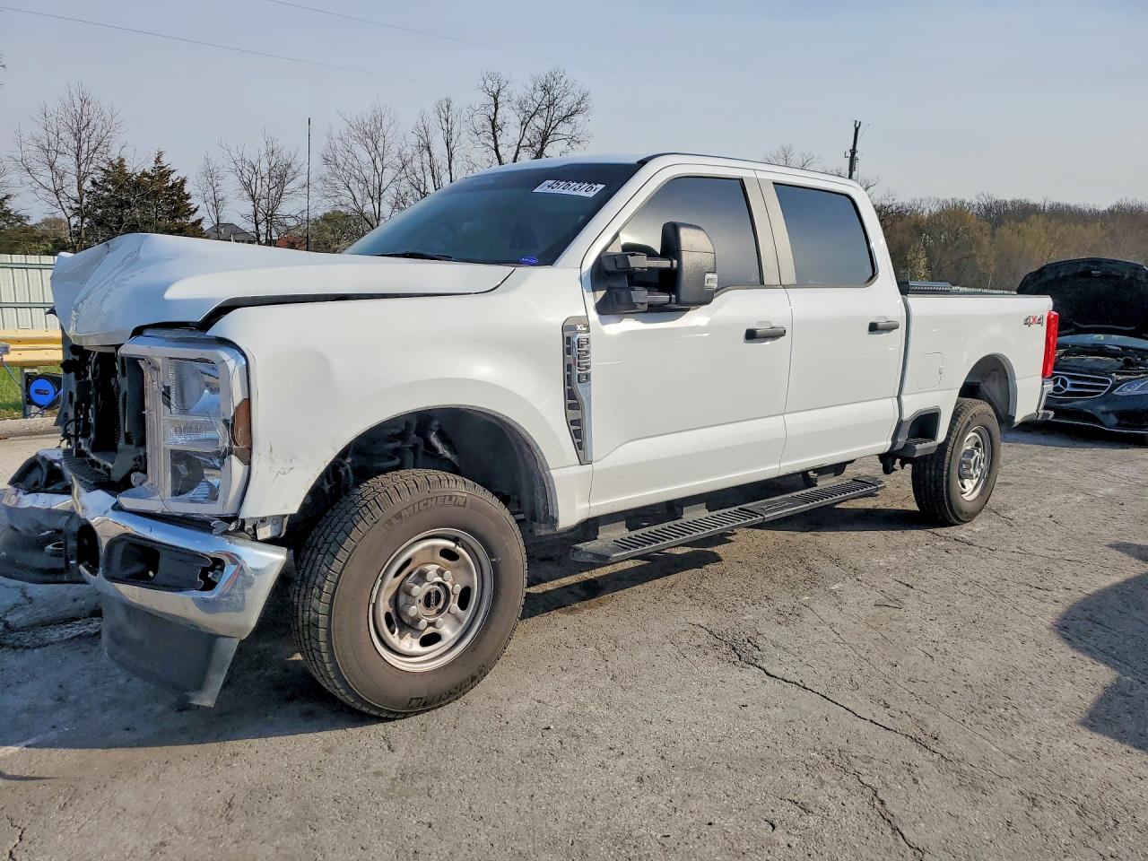 Salvage Ford F-250 Image