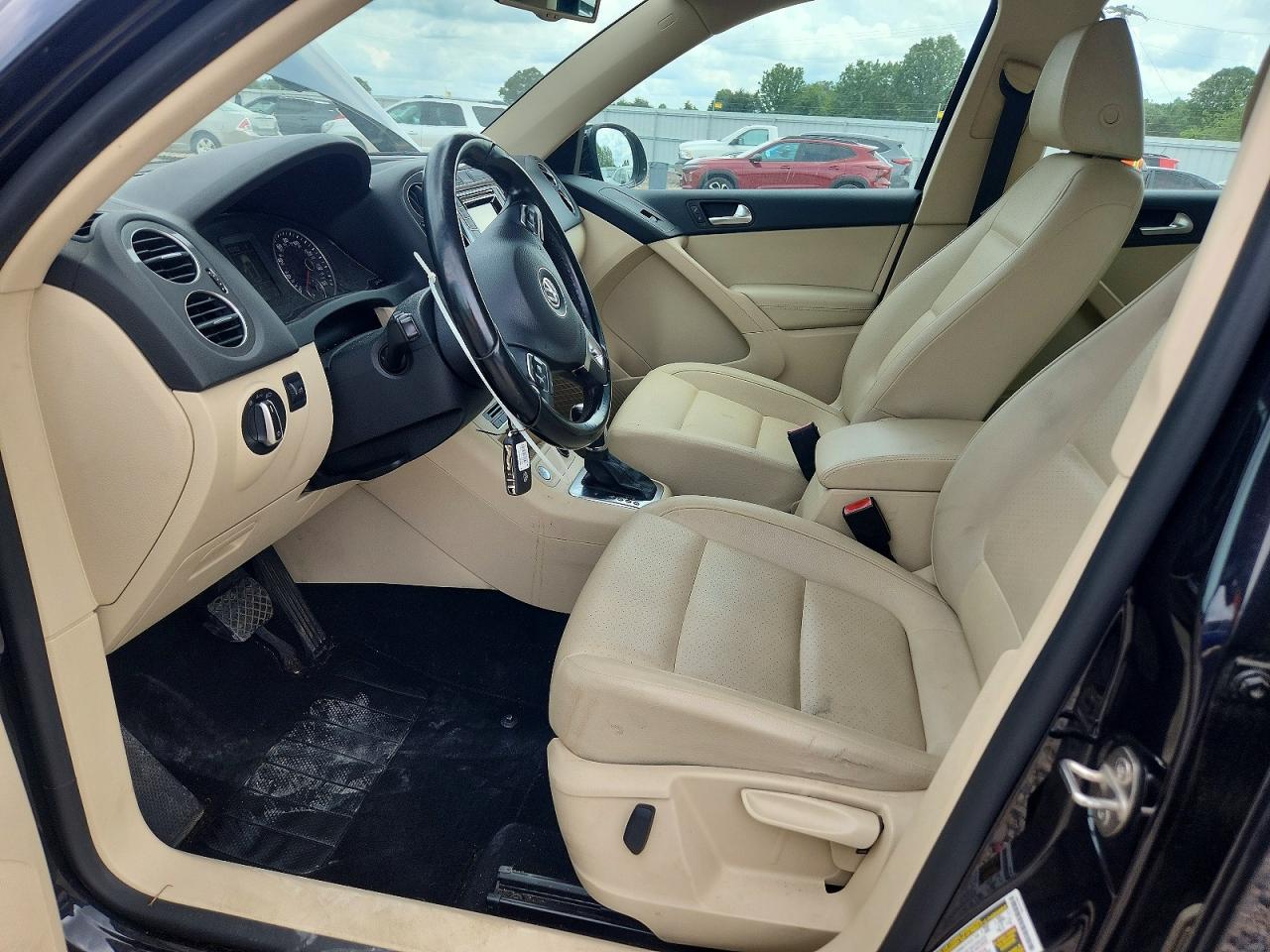 Volkswagen Tiguan S