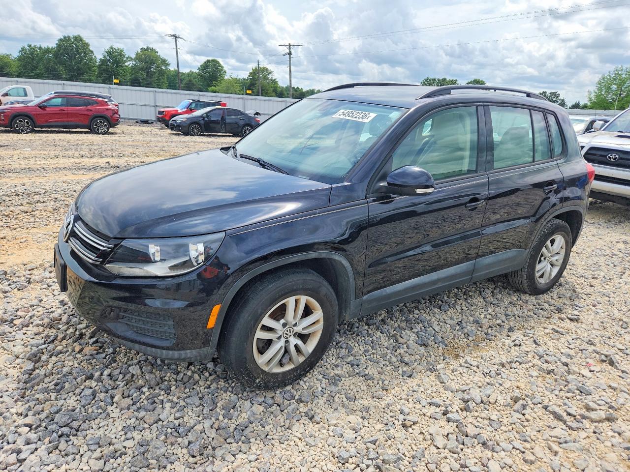 Salvage Volkswagen Tiguan Image