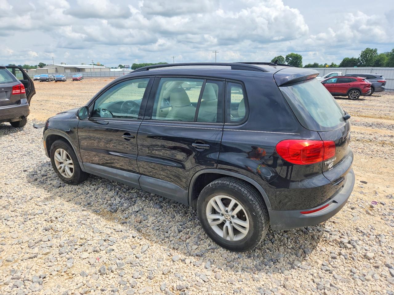 Volkswagen Tiguan S