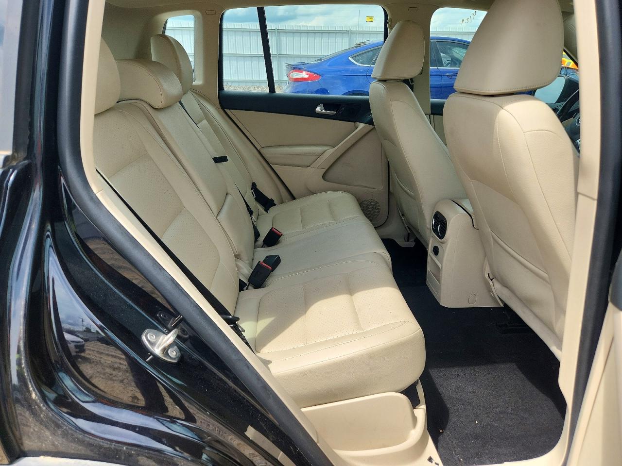 Volkswagen Tiguan S