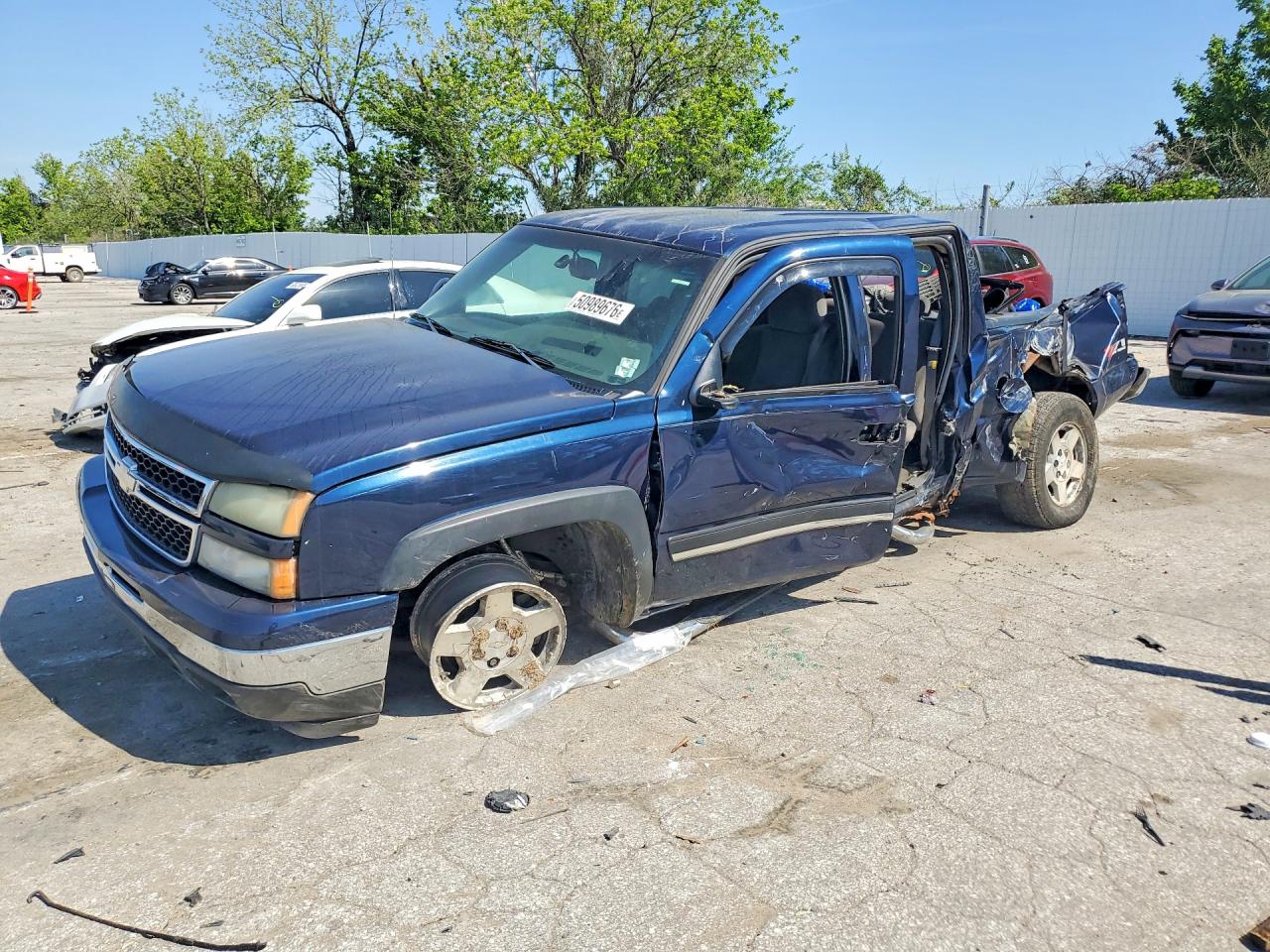 Salvage Chevrolet Silverado Image
