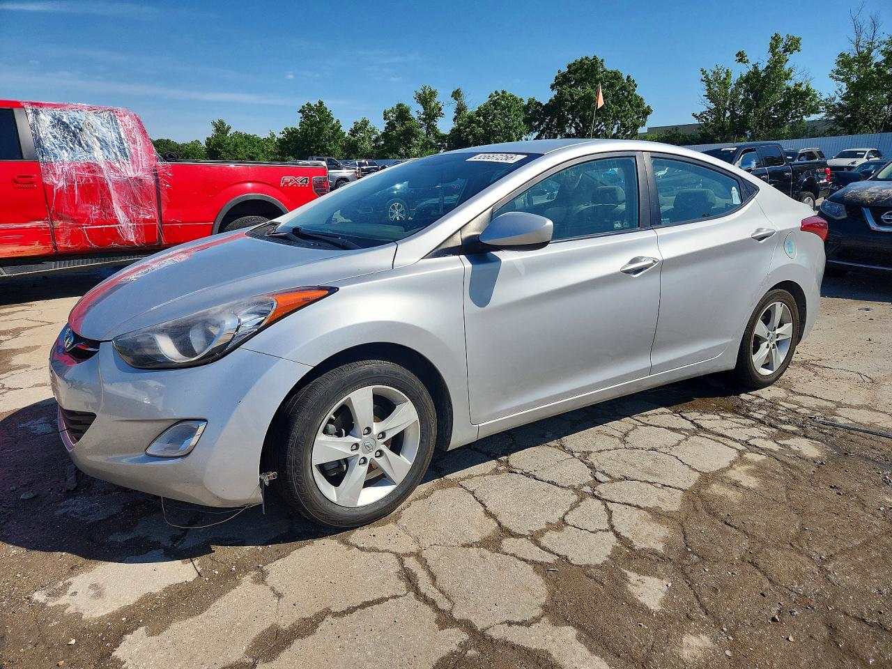 Salvage Hyundai ELANTRA Image