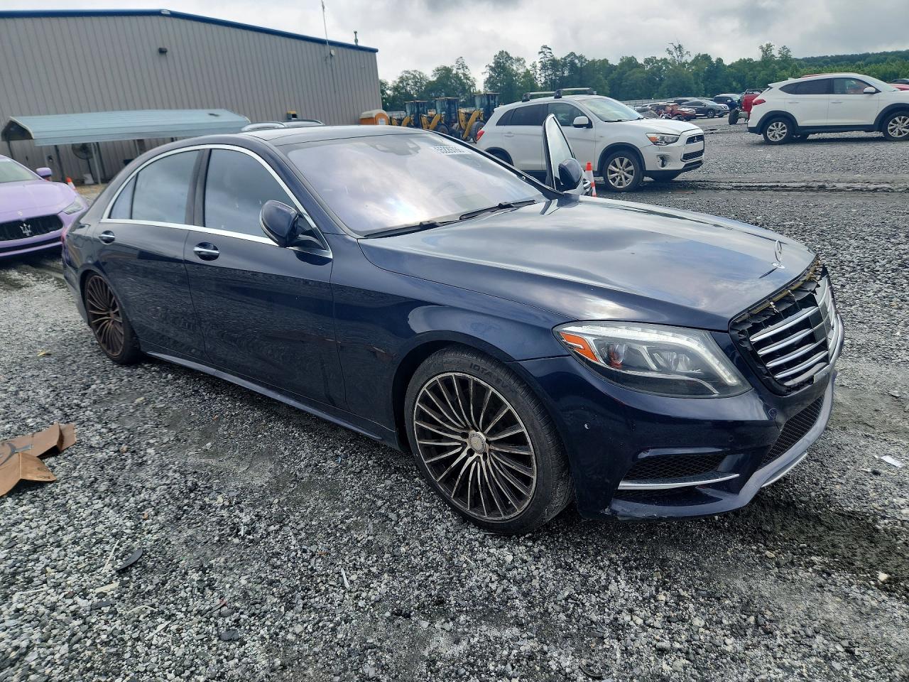 Mercedes-Benz S-Class 550