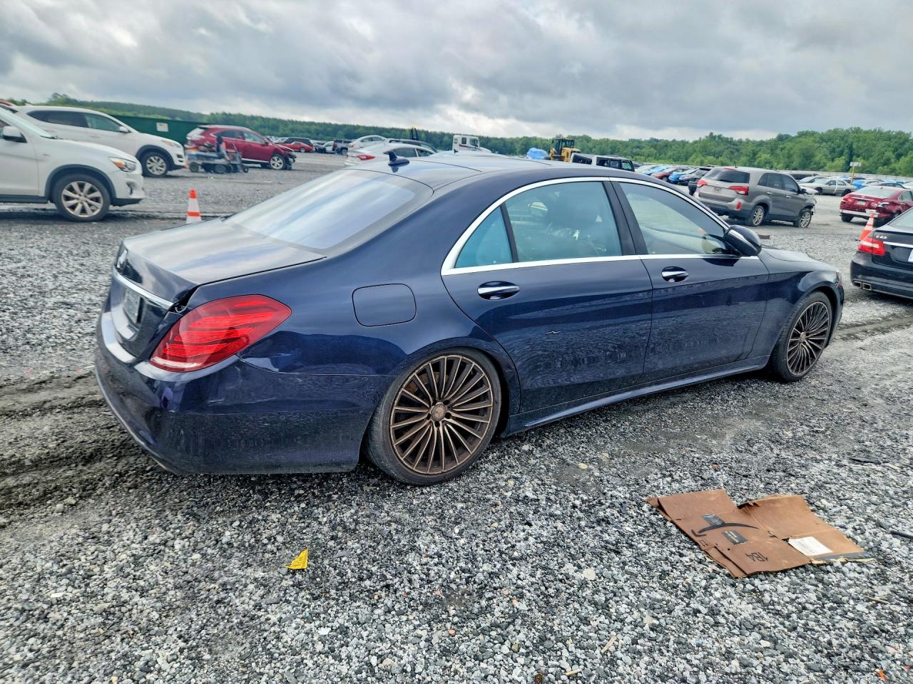 Mercedes-Benz S-Class 550