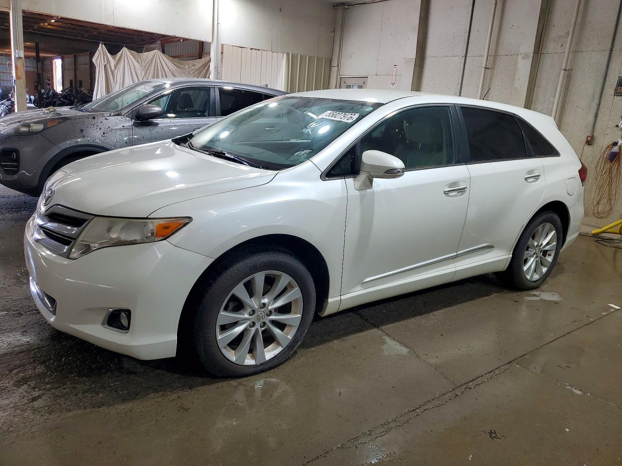 Salvage Toyota Venza Image