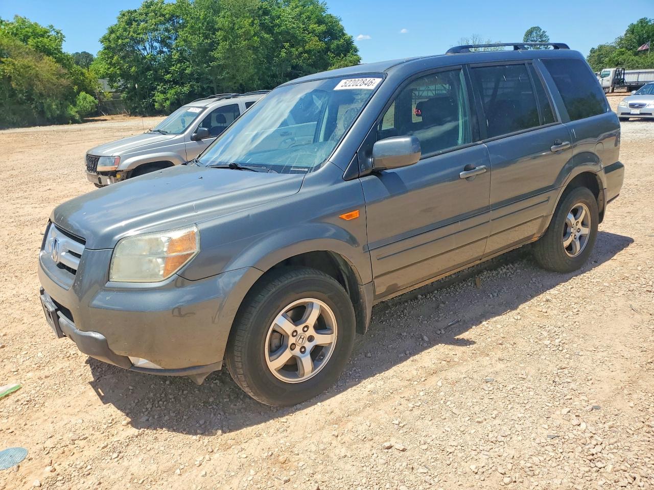 Salvage Honda Pilot Image