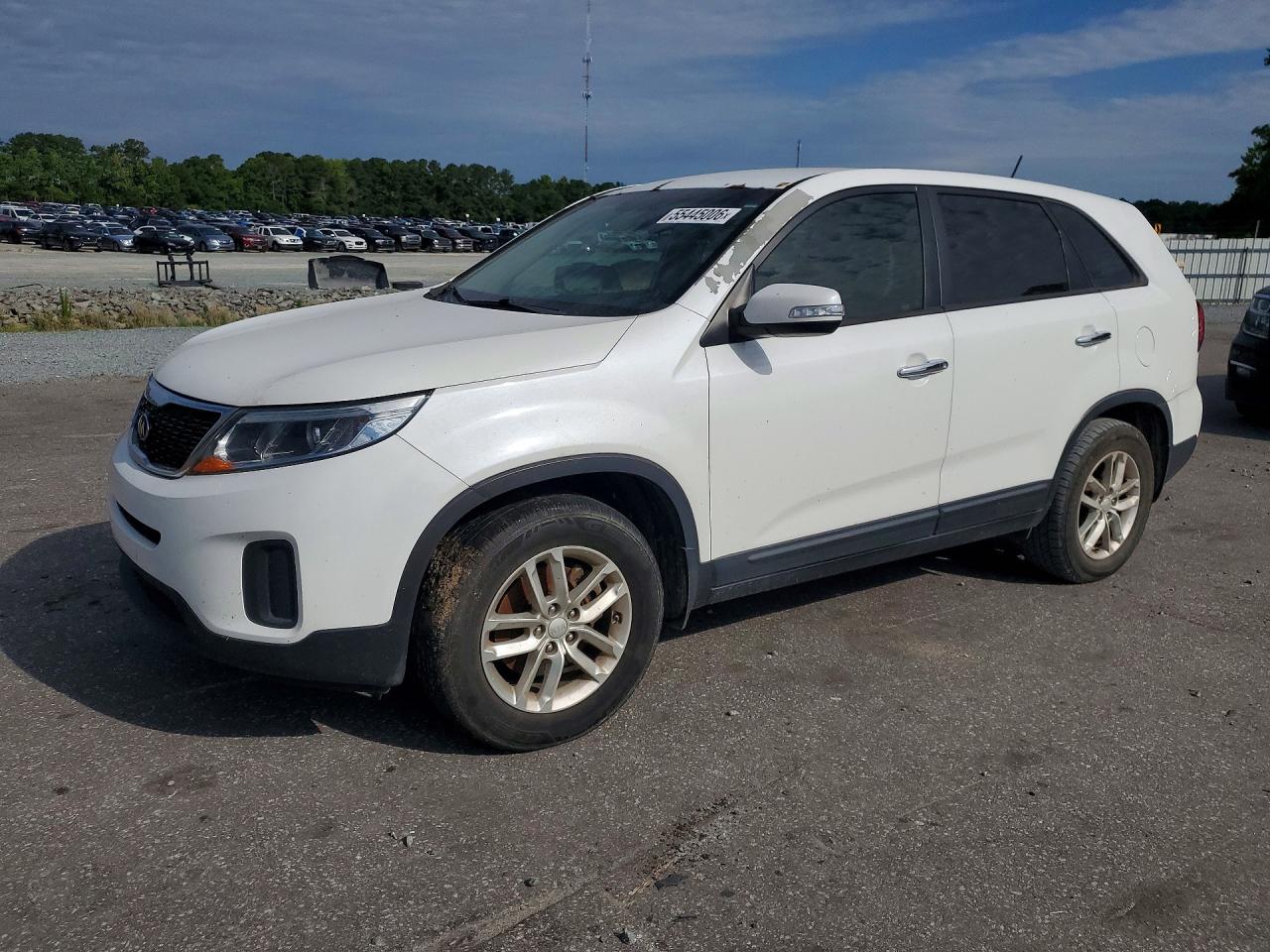 Salvage Kia Sorento Image