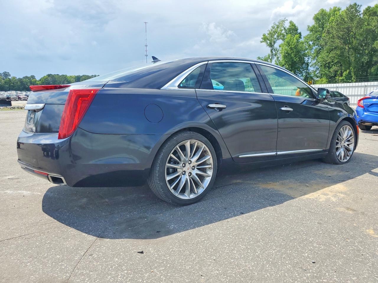 Cadillac XTS Platinum