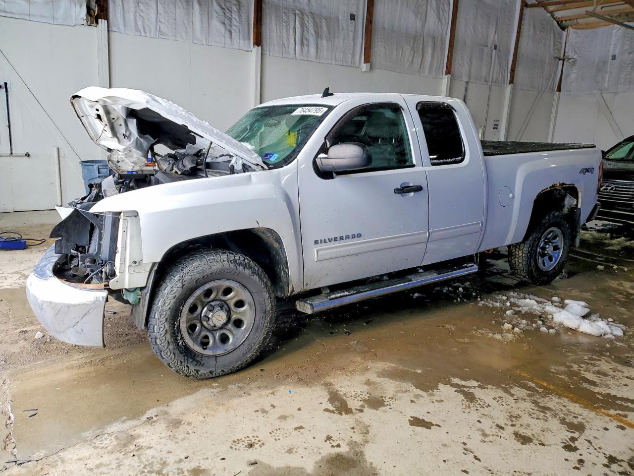 Salvage Chevrolet Silverado Image