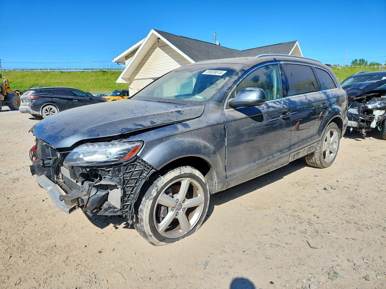 Salvage Audi Q7 Image