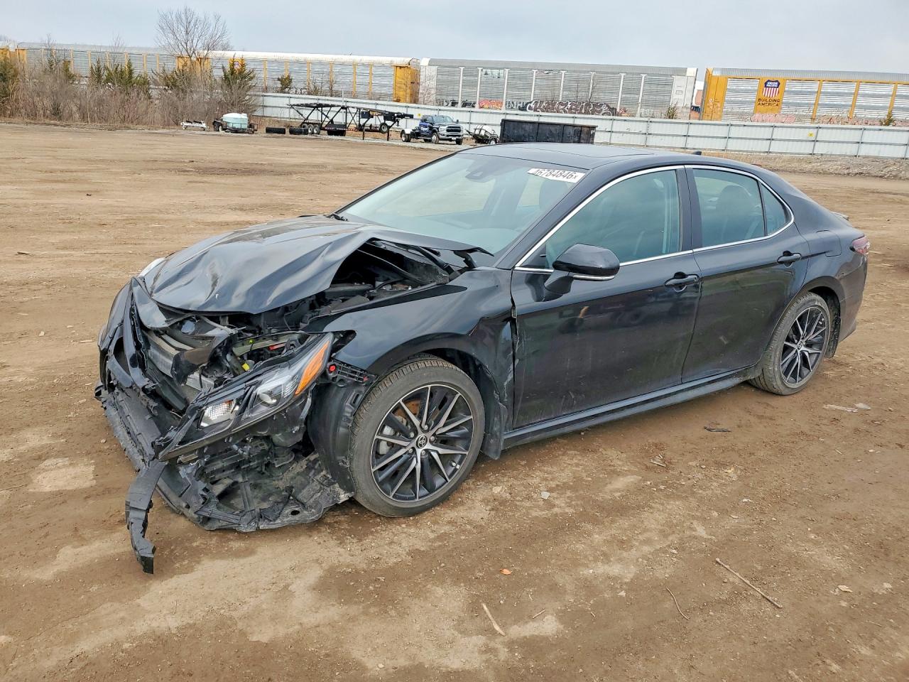 Salvage Toyota Camry Image