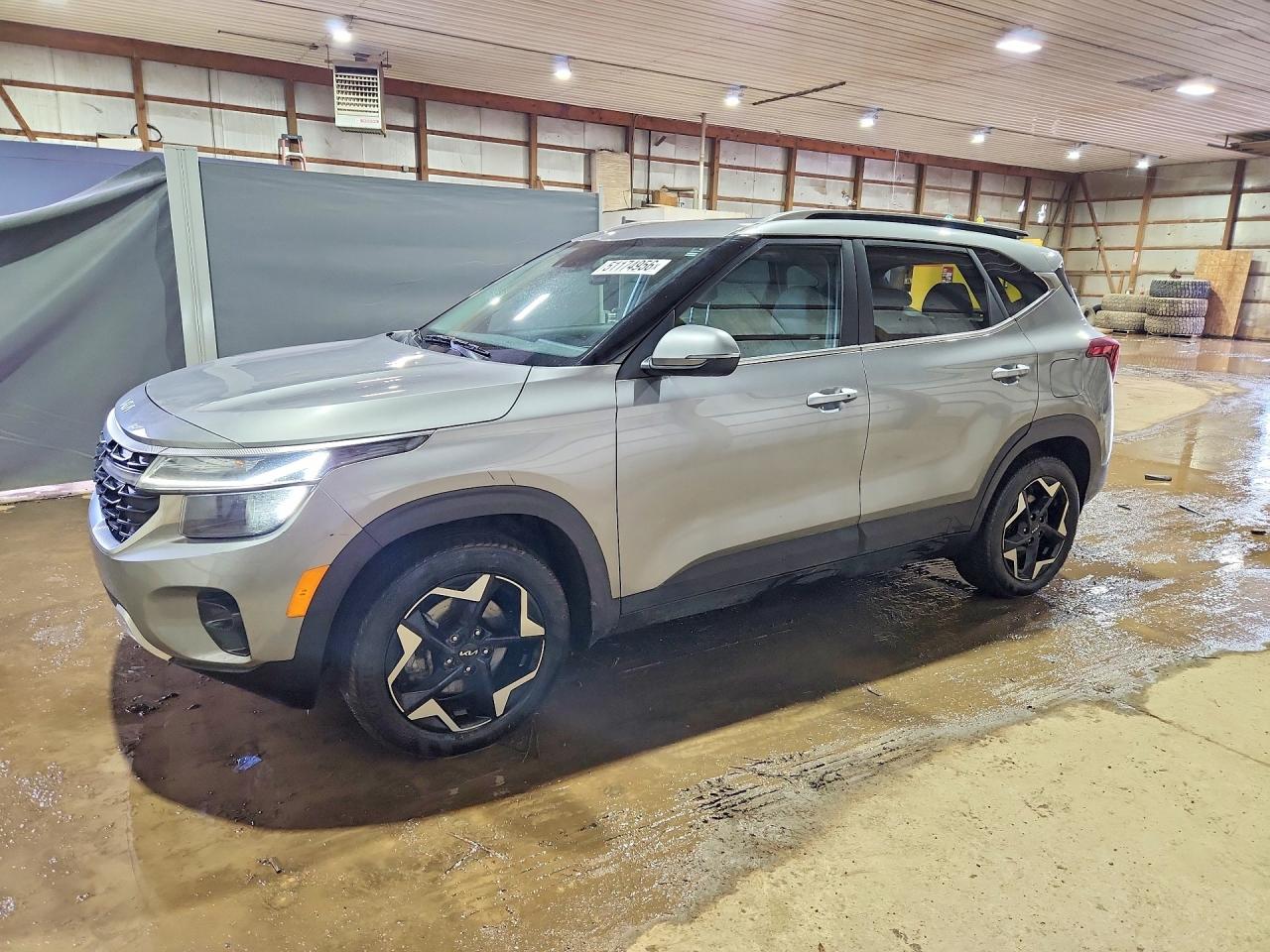 Salvage Kia Seltos Image
