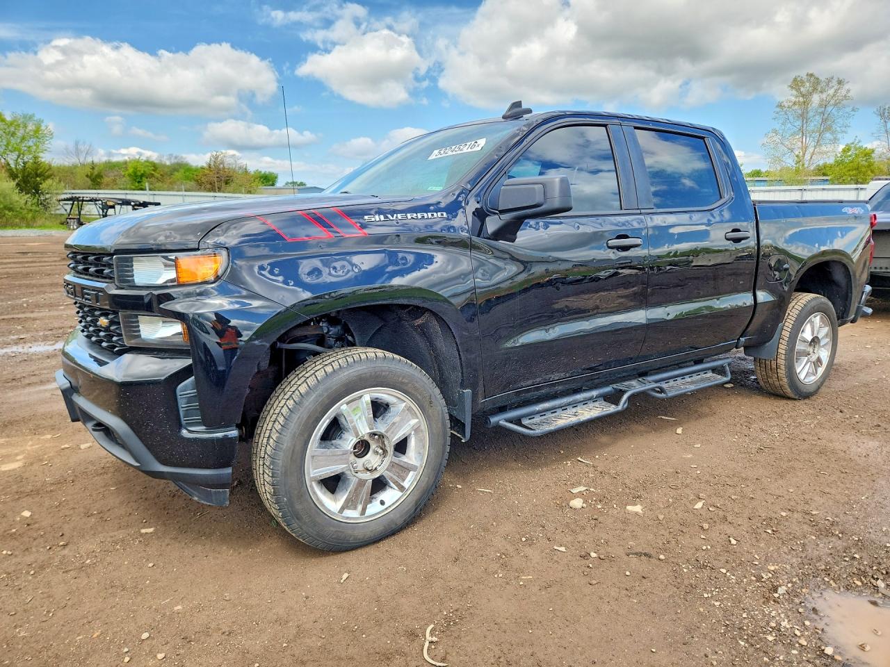 Salvage Chevrolet Silverado Image
