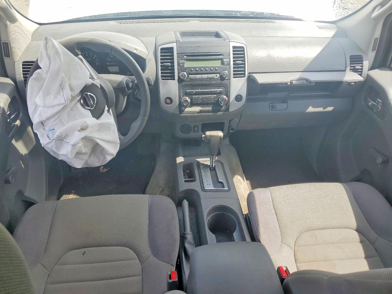 Nissan Frontier S