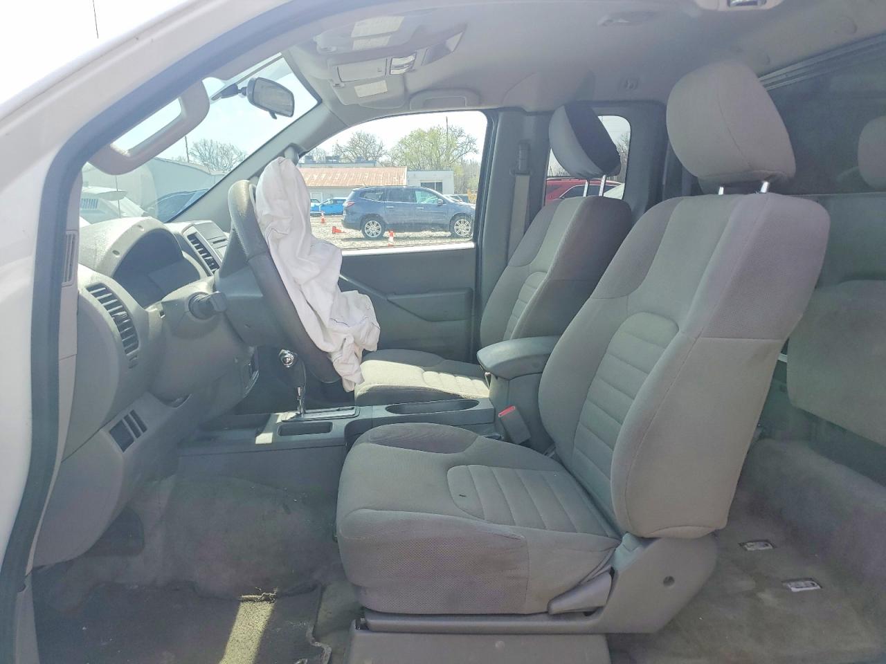 Nissan Frontier S