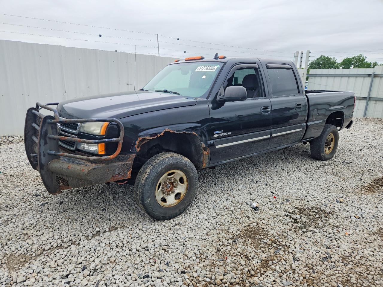 Salvage Chevrolet Silverado Image